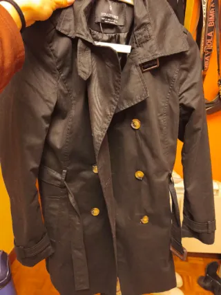 Gabardina Stradivarius Negra