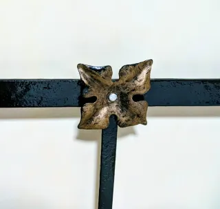 Antiguo cabecero de forja