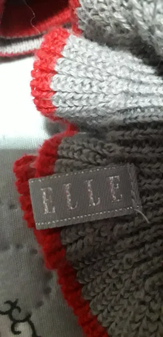 Conjunto bufanda y guantes rayas rojo y gris