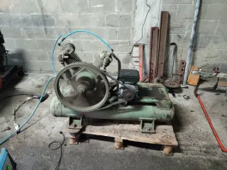 Compresor de aire industrial.