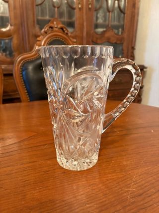 Jarra de cristal tallado