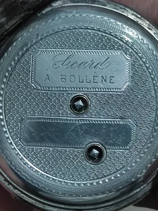 Bonito reloj de bolsillo antiguo de plata con llav