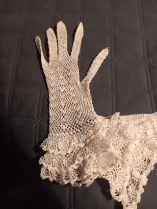 Guantes de encaje blanco