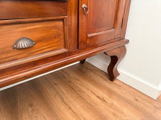 Aparador de madera tailandesa