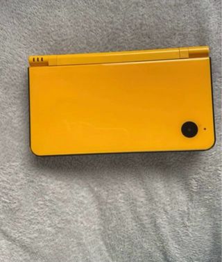 Nintendo DS XL Amarilla
