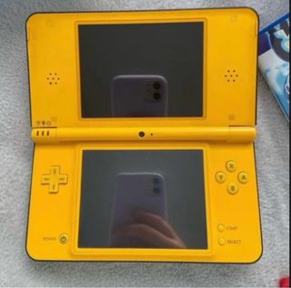 Nintendo DS XL Amarilla