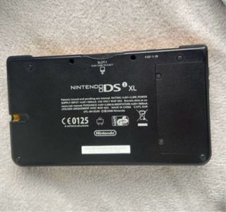 Nintendo DS XL Amarilla
