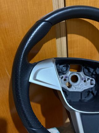 Volante Seat Ibiza 6J Cuero Perforado y liso.