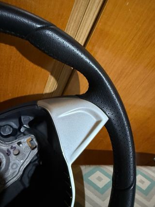 Volante Seat Ibiza 6J Cuero Perforado y liso.