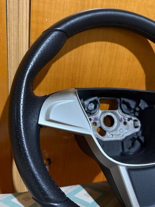 Volante Seat Ibiza 6J Cuero Perforado y liso.