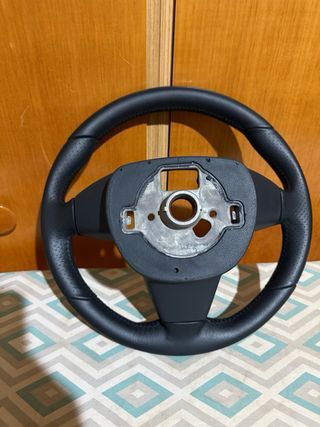 Volante Seat Ibiza 6J Cuero Perforado y liso.