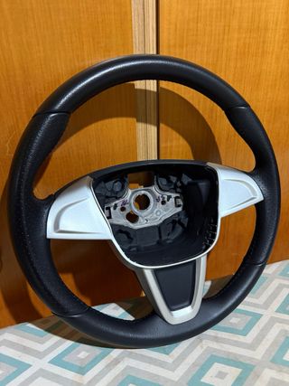 Volante Seat Ibiza 6J Cuero Perforado y liso.