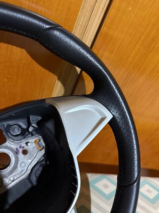 Volante Seat Ibiza 6J Cuero Perforado y liso.