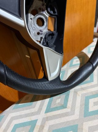 Volante Seat Ibiza 6J Cuero Perforado y liso.