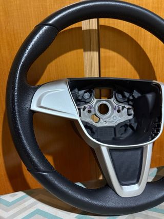 Volante Seat Ibiza 6J Cuero Perforado y liso.