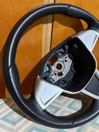 Volante Seat Ibiza 6J Cuero Perforado y liso.