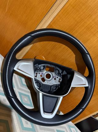 Volante Seat Ibiza 6J Cuero Perforado y liso.