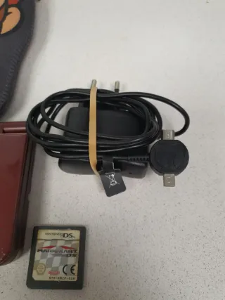 Nintendo DSi XL Cereza + Accesorios