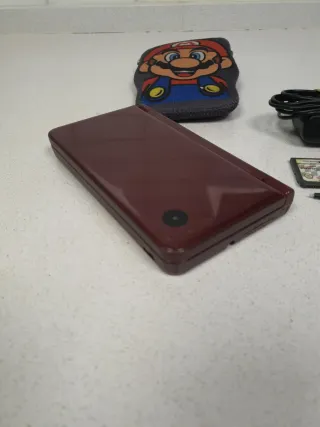 Nintendo DSi XL Cereza + Accesorios
