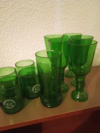 Juego de copas y vasos