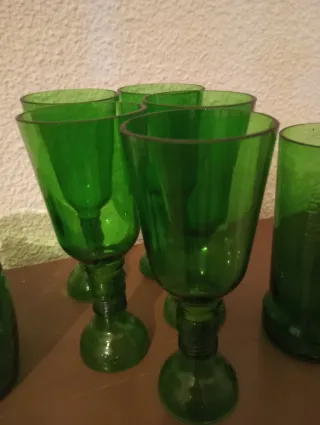 Juego de copas y vasos