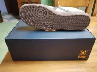 Zapatillas unisex Múnich, color blanco y negro