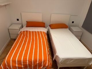 Juego de 2 camas de 90 con somier incluido