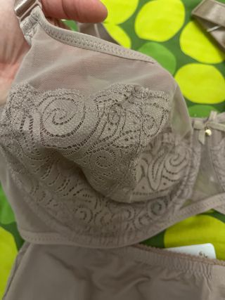 Conjunto Sujetador 85D con  bragas talla M