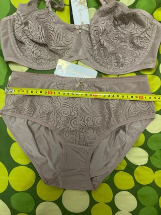 Conjunto Sujetador 85D con  bragas talla M