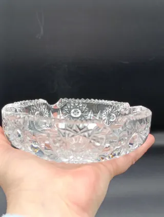 Cenicero de cristal tallado