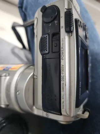 Cámara Sony Cyber-Shot DSC-F505V