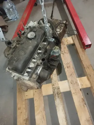 Motor y caja Renault 6 689-96