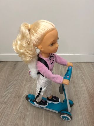 Nancy Patinete Azul y Blanco