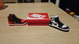 Cajita Nike con Mini Zapatilla Jordan 1