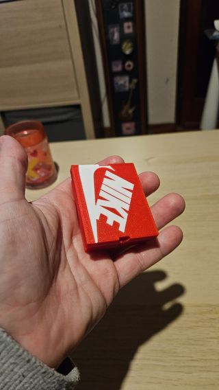 Cajita Nike con Mini Zapatilla Jordan 1