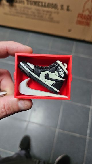 Cajita Nike con Mini Zapatilla Jordan 1