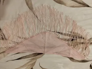 Mantón de niña con flecos