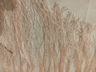 Mantón de niña con flecos