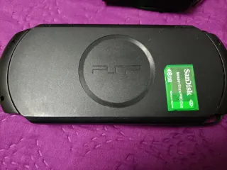 PSP 1000 Negra con UMD y Tarjeta 8GB