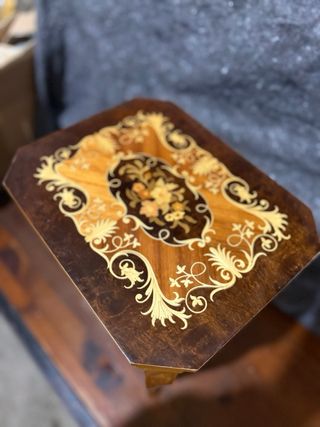 Mesa italiana marquetería madera