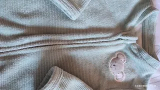 Pelele de bebé con cremallera y estampado de koala