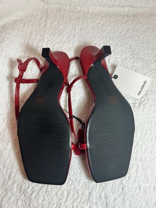Sandalias Pull&Bear rojas flor crochet T.39