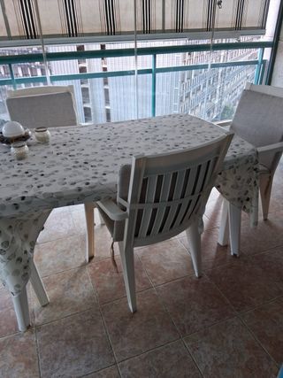 Mesa y 4 Sillas Comedor Exterior