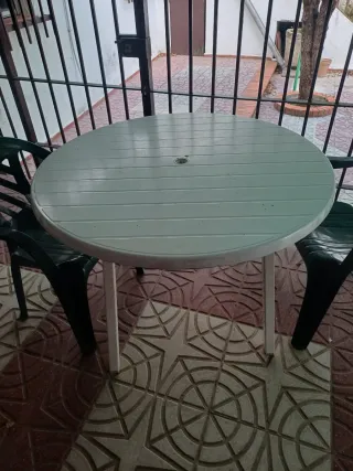 Tavolo da giardino rotondo 100cm marca Kettal