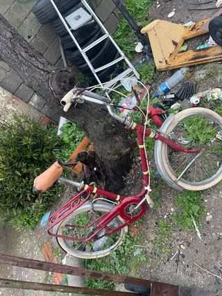 Bicicleta antigua roja