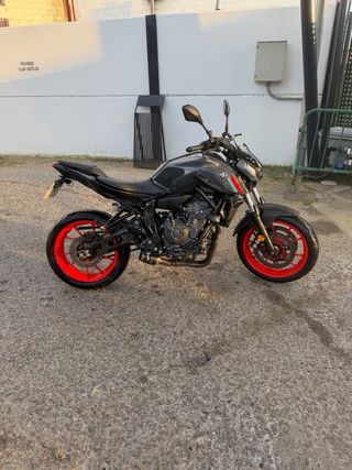 Yamaha MT-07 Negra y Roja