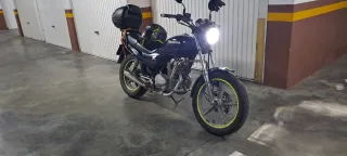 Honda CB250 se cambia por cilindrada grande