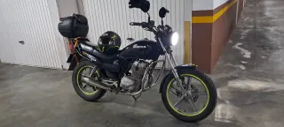 Honda CB250 se cambia por cilindrada grande