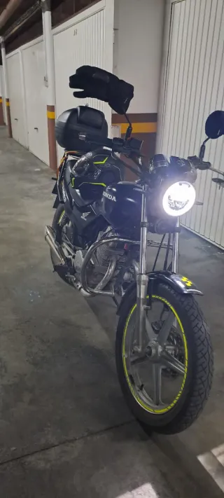 Honda CB250 se cambia por cilindrada grande