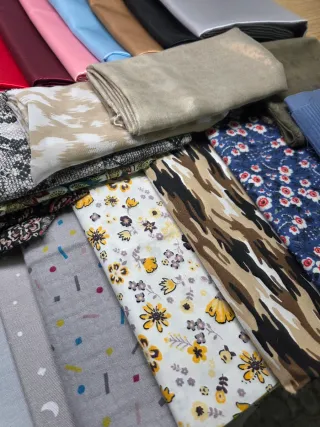 Lote 26 retales telas Variadas 2.8kg